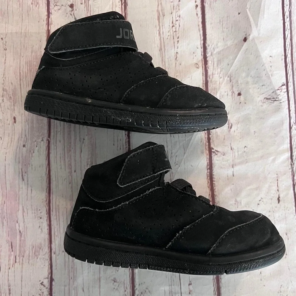 Black Jordan Flight 1 #881436-010 Toddler Sz 7 Sneakers